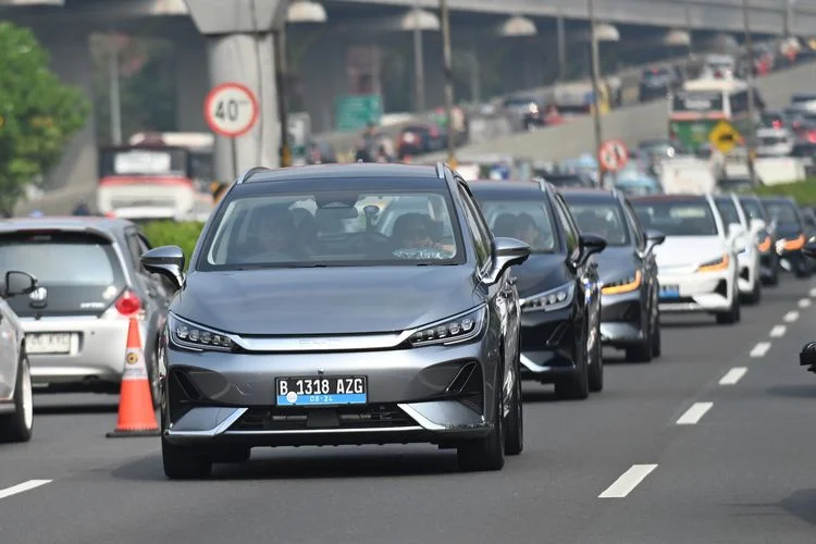 BYD Mulai Merancang Pengembangan Charging Station Canggih di Indonesia