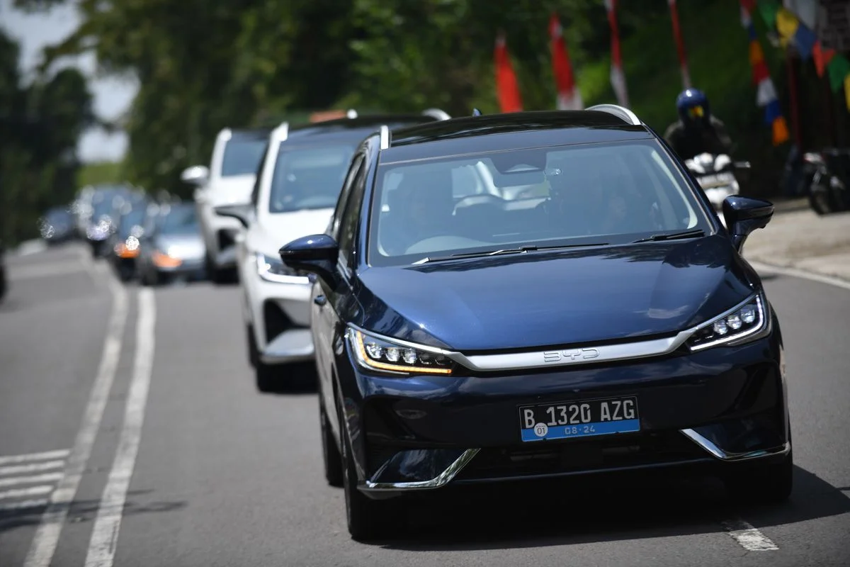 Pajak Tahunan MPV Listrik BYD M6, Super Terjangkau, di Bawah Rp 500.000!