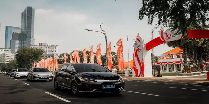 Rasakan Keamanan dan Kenyamanan Maksimal dengan Teknologi Blade Battery di BYD M6