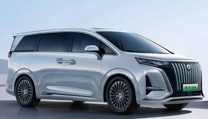 Inilah Spesifikasi Mobil Listrik BYD Denza D9: Siap Jelajah Jarak Jauh