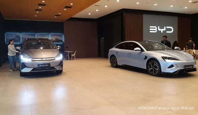 Kabar Gembira! Mobil Listrik Dapat Insentif Pajak, Ini Harga BYD Atto Dolphin & M6 2025