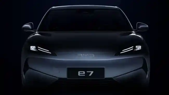 BYD E7: Sedan Listrik Terjangkau yang Tiru Gaya Seal