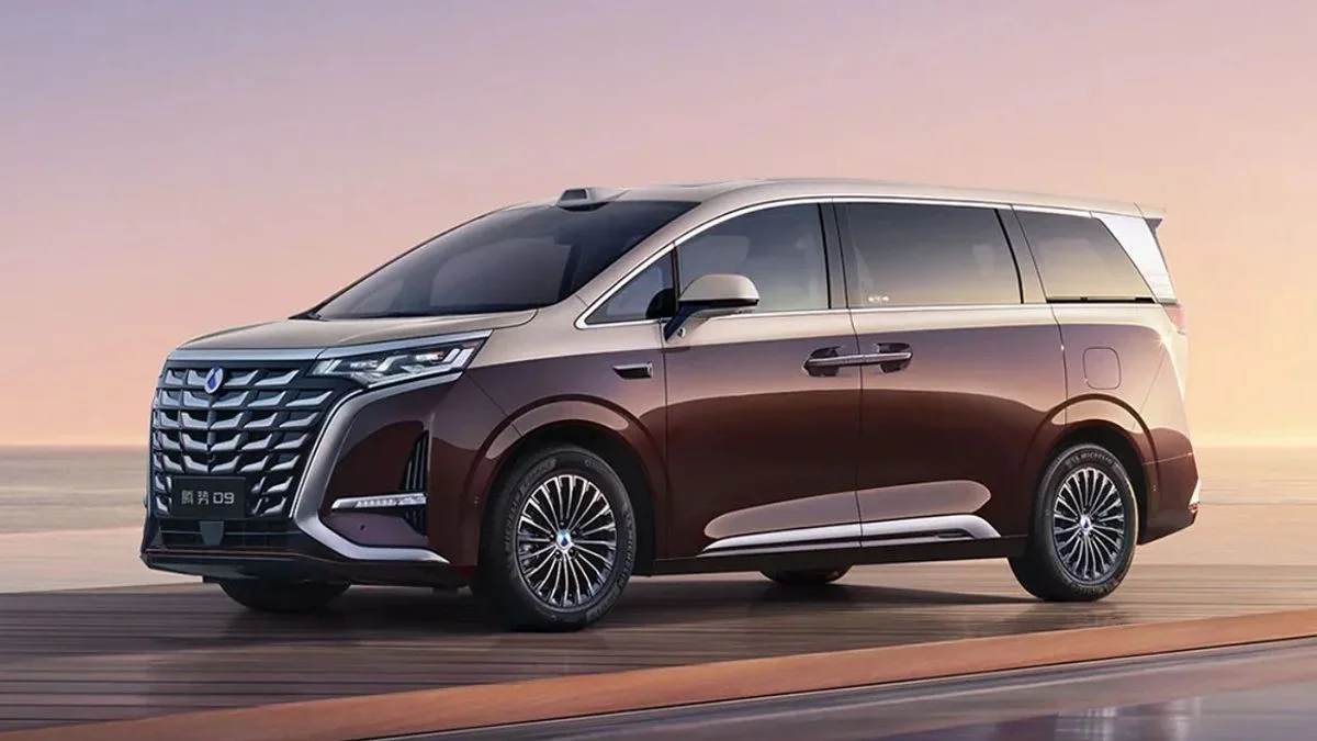 Denza D9 Hadir dengan Varian Baru PHEV Harga Lebih Terjangkau